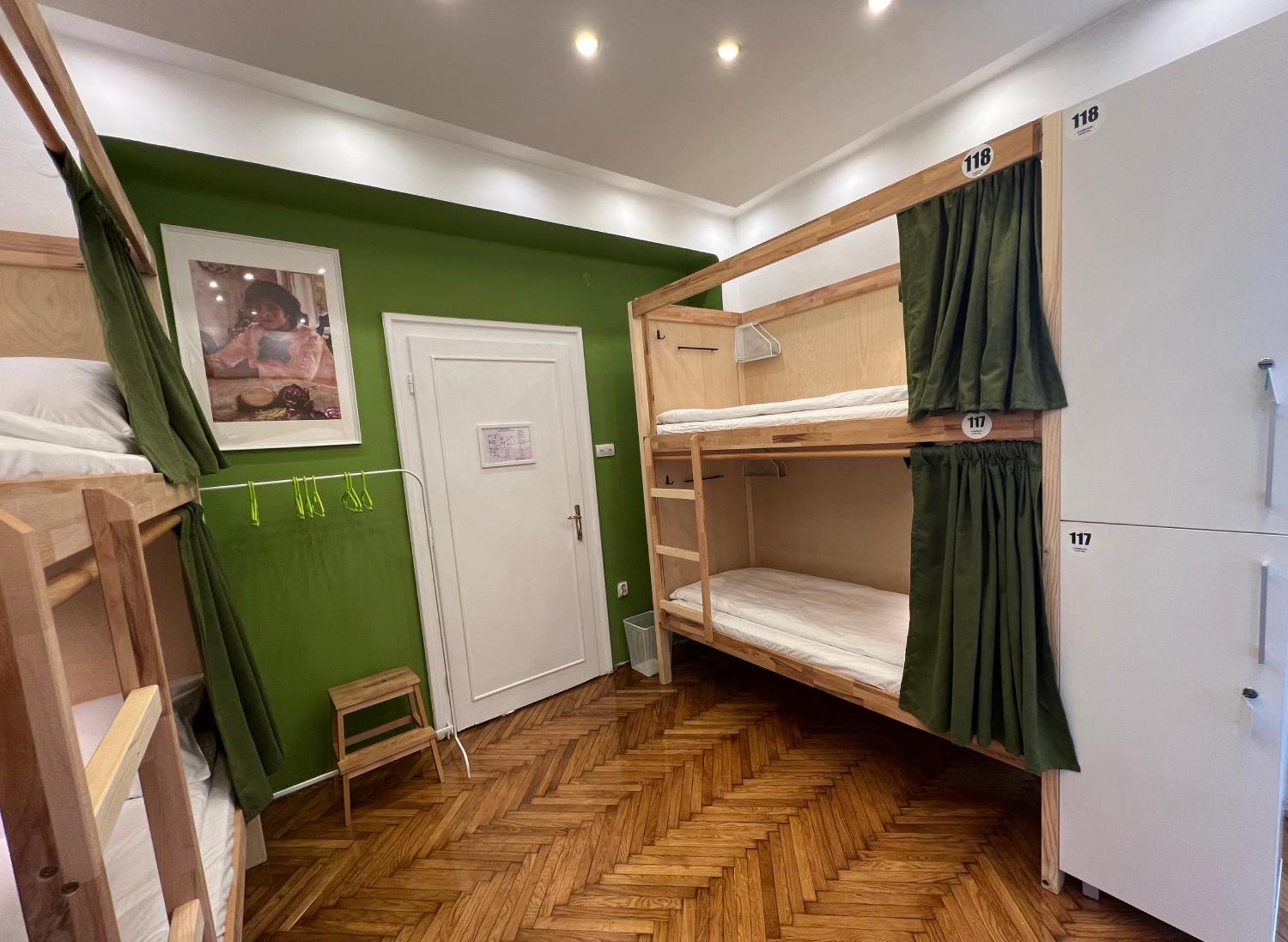 Cabbage Hostel Belgrado Exterior foto